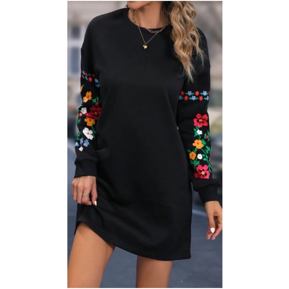 021 Luxe Floral Print Oversized Long Sleeve Dress - Picture 2 of 5